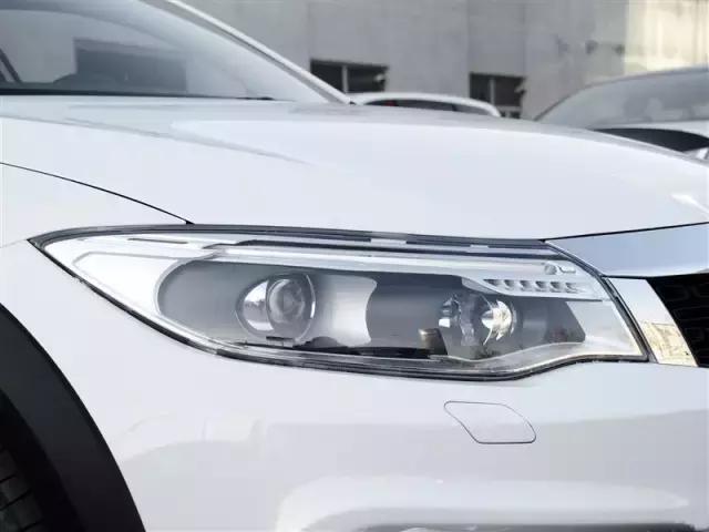这时尚自主品牌紧凑SUV定位于都市SUV，做工和性能远超合资