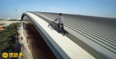 以滑板飞跃迪拜,热血青年的惊险大片