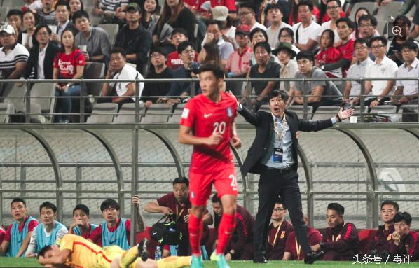 无数人等着骂国足，他们却端上了一碗鸡汤