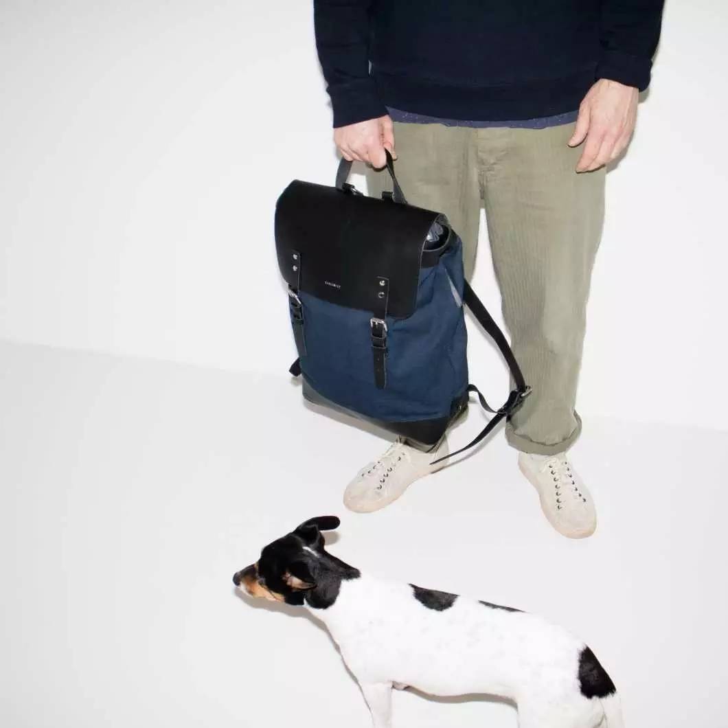 高颜值轻奢双肩包电脑背包 (时尚电脑双肩包)