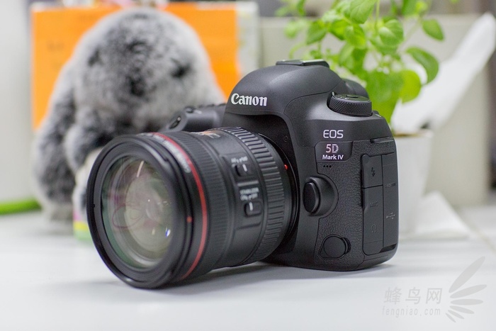 佳能eos5dmarkiv重量,佳能eos5dmarkiii和iv