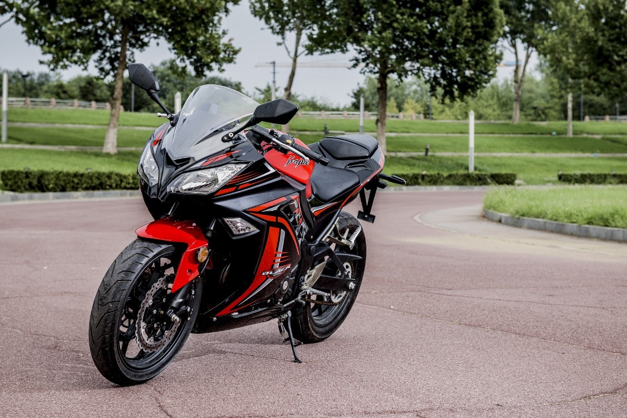 双缸高颜值,国产4缸街车嘉爵