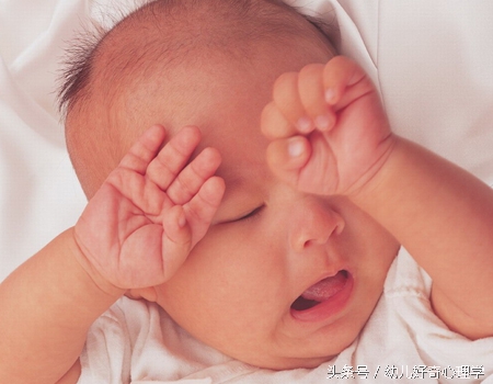 婴儿湿疹瘙痒难受怎么治疗,宝宝长了湿疹还痒用什么护肤品