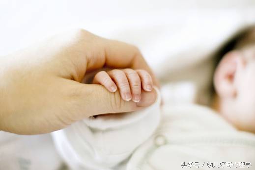 婴儿湿疹瘙痒难受怎么治疗,宝宝长了湿疹还痒用什么护肤品