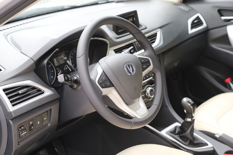 悦翔v7测评1.6,2020长安悦翔v7测评