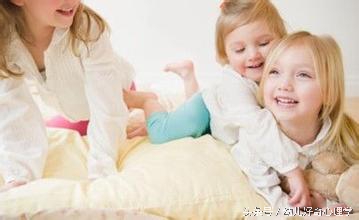 宝宝爱眨眼睛爱挤眼睛怎么办,孩子老眨眼眼睛睁不大