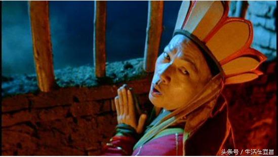 苑琼丹曾经是星爷的丑角专业户,星爷电影里的丑角面无表情