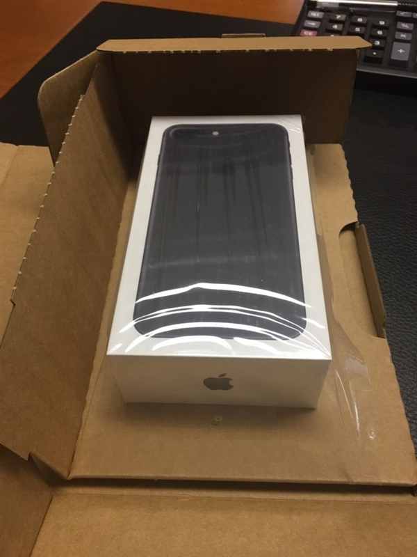 网友晒首批iPhone7开箱：黑色、玫瑰金成主流