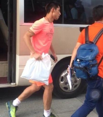 张继科夺冠戴的手表,张继科开玛莎拉蒂