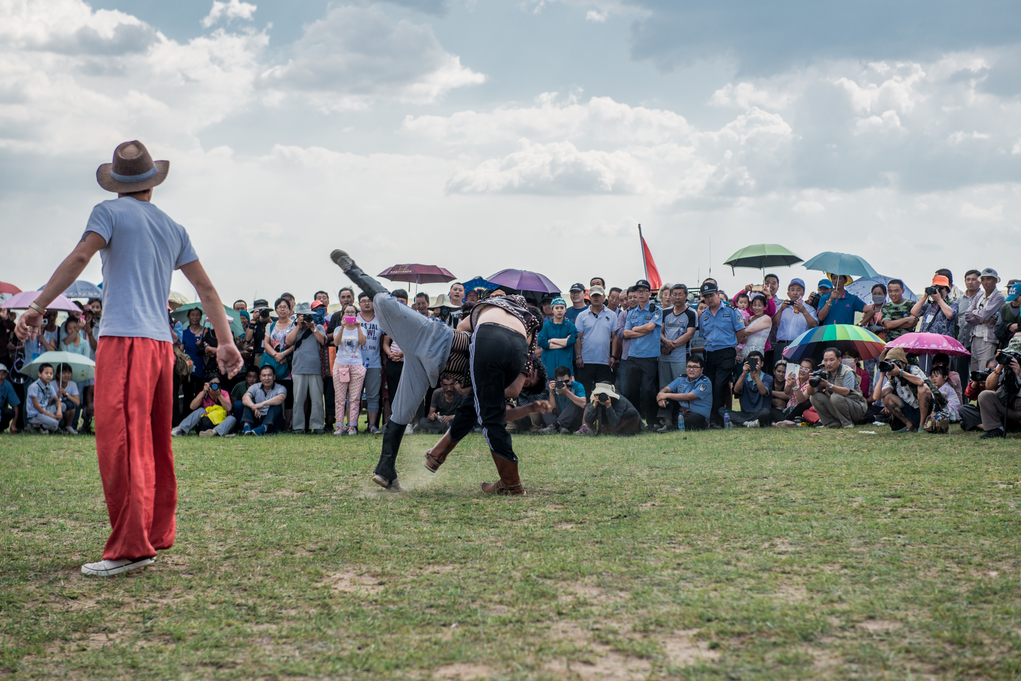 蒙古摔跤为何实战强,蒙古摔跤超厉害的技能