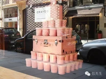 为什么同款包国内没有颜色,为什么官网上有颜色的包专柜没有