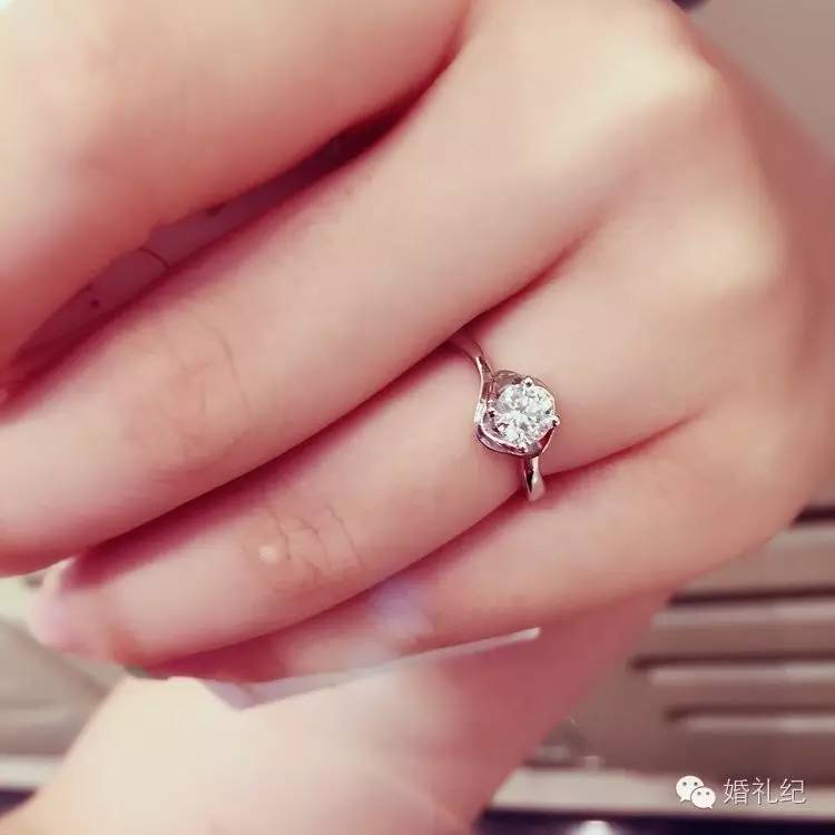 预算不够的建议买几分的钻戒,2w可以买多大的钻戒