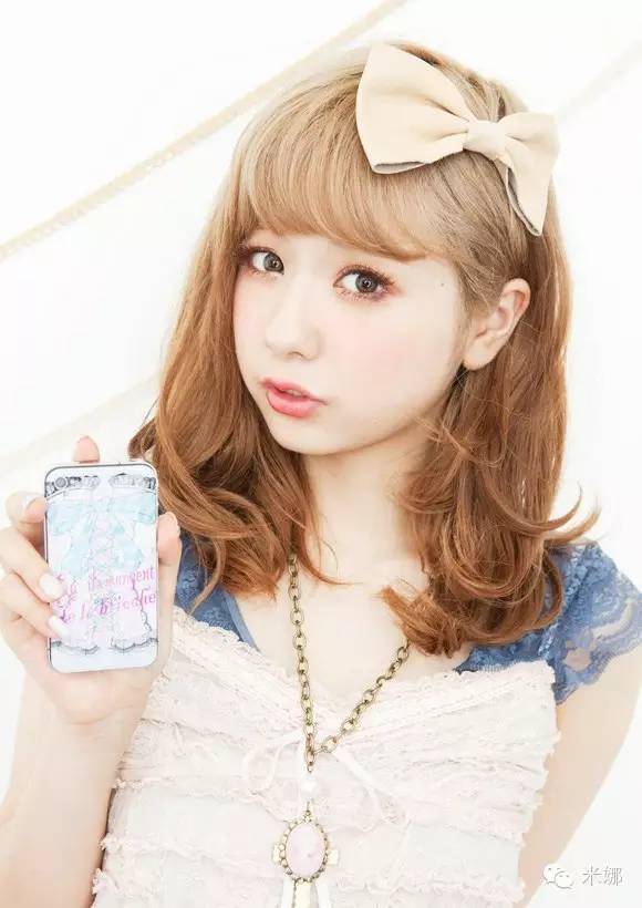 日本眼影搭配什么颜色美瞳,彩妆眼部亮钻