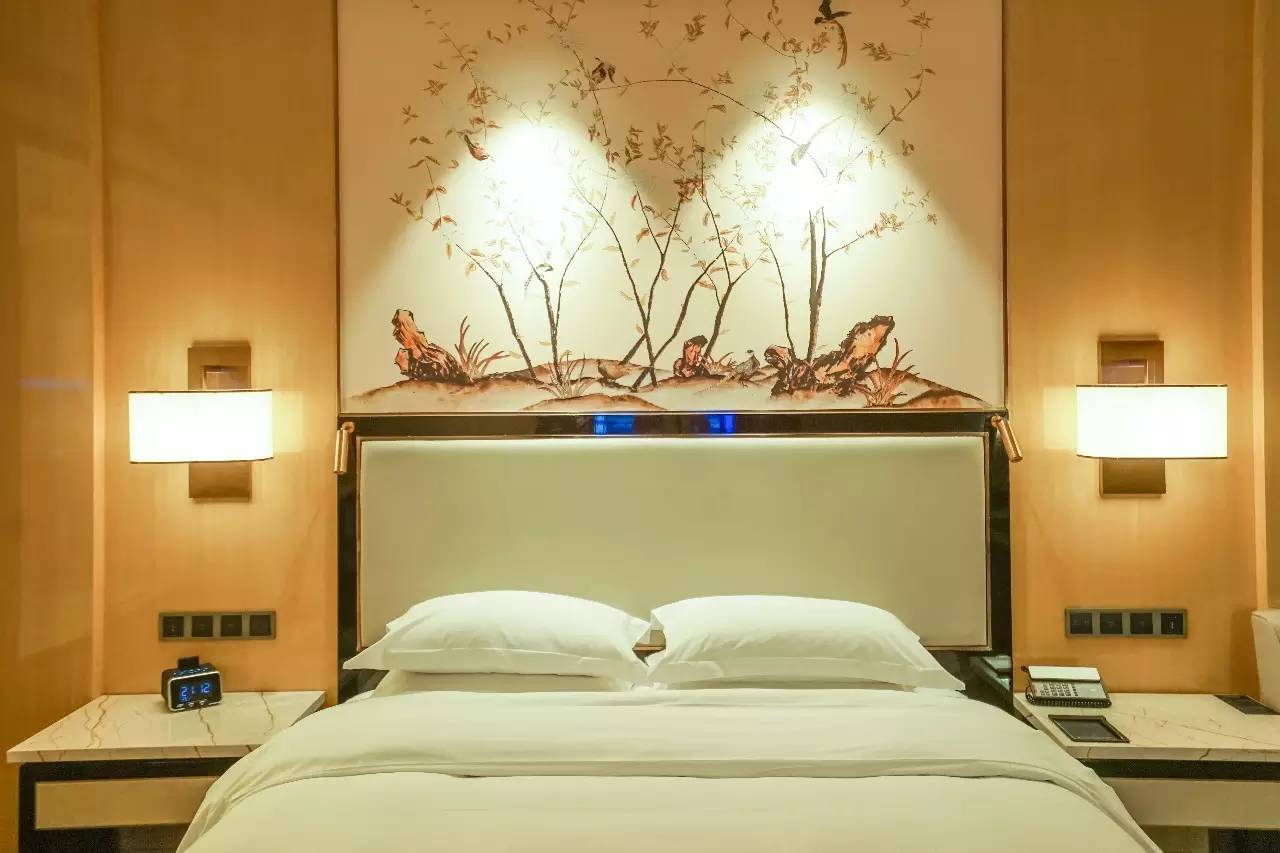 武汉世茂希尔顿酒店怎么去,武汉世茂希尔顿酒店攻略