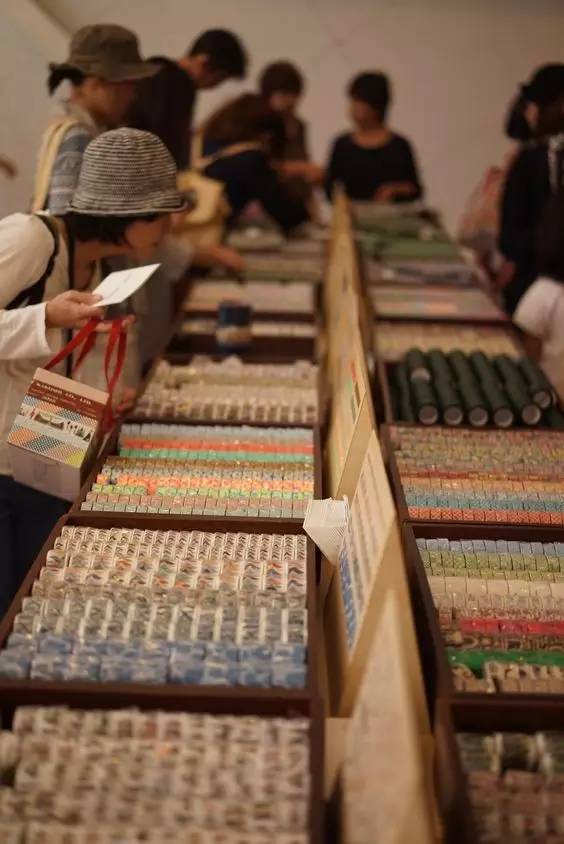 承认吧，开学只是你换新文具的借口而已