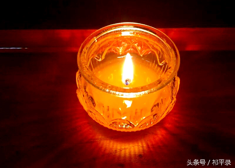 中秋节的由来和传说故事500字,中秋节的由来和传说故事英文