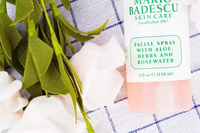 Word天！曾经不起眼的姨妈巾，这次颠覆了我们的三观