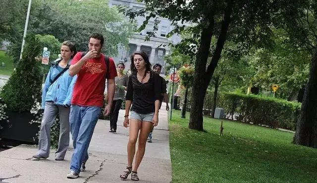 为什么,加拿大魁北克省的大学越来越受到中国留学生的青睐?