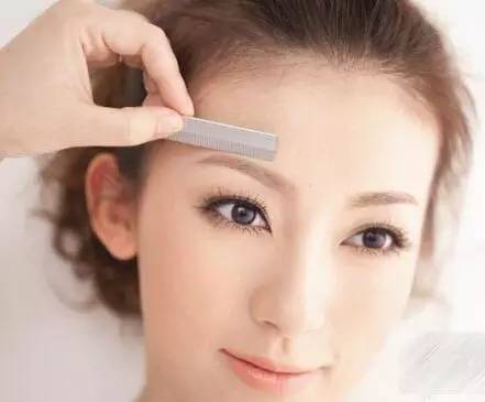 化妆第1步要做什么,化妆的步骤及化妆用品