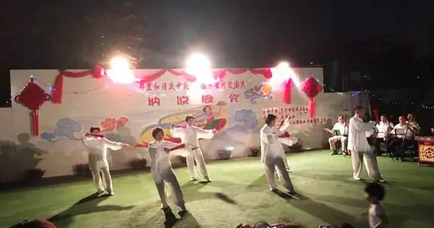 星河世纪携波奇服务庆中秋迎国庆——纳凉晚会