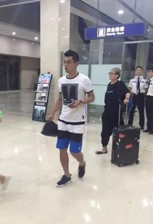 张继科夺冠戴的手表,张继科开玛莎拉蒂