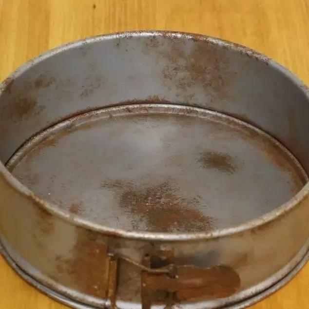 铁锅盖生锈怎么快速去除,铁锅生锈怎么办快速去除