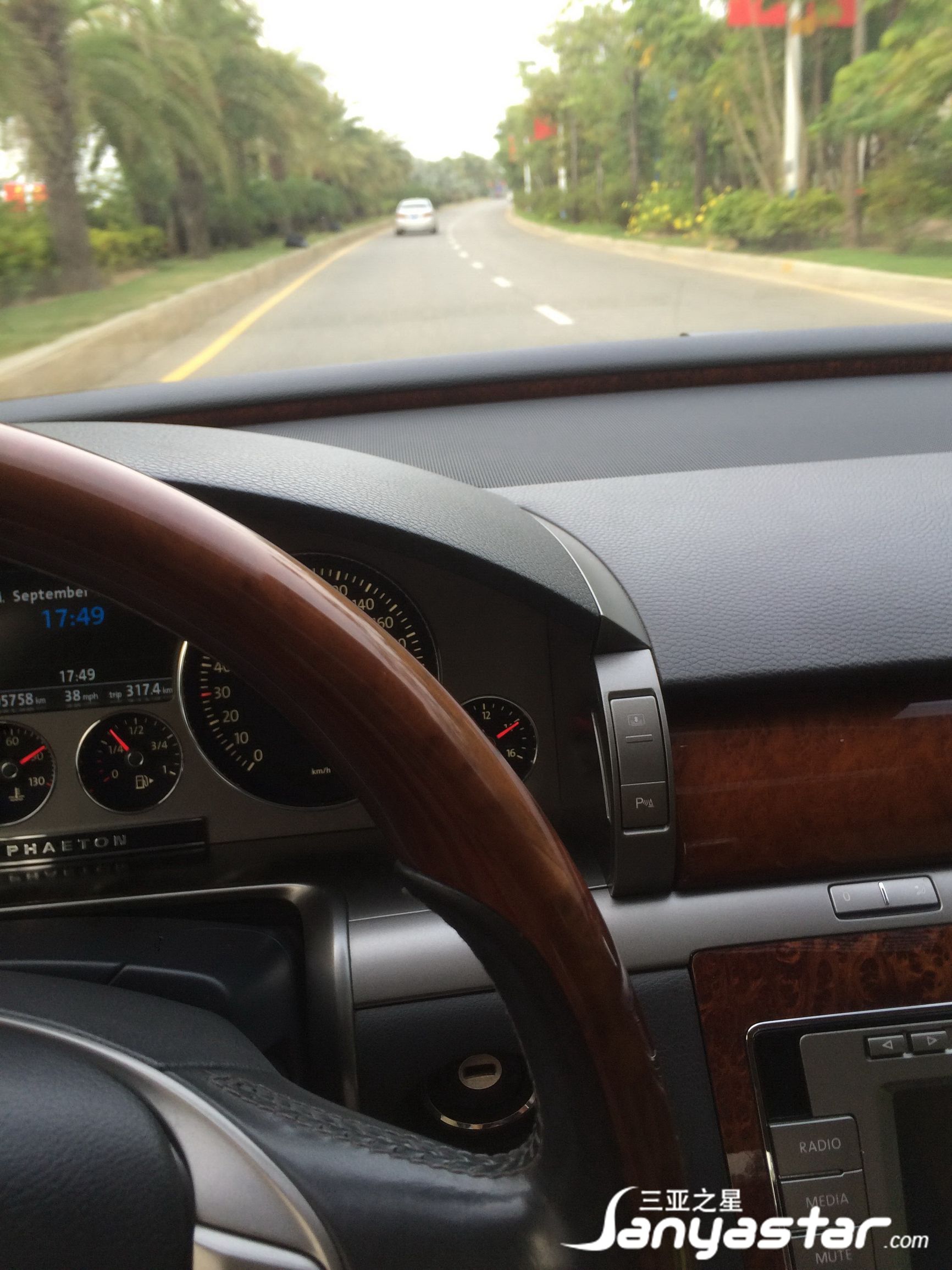 大众辉腾感受,试驾新款大众辉腾视频