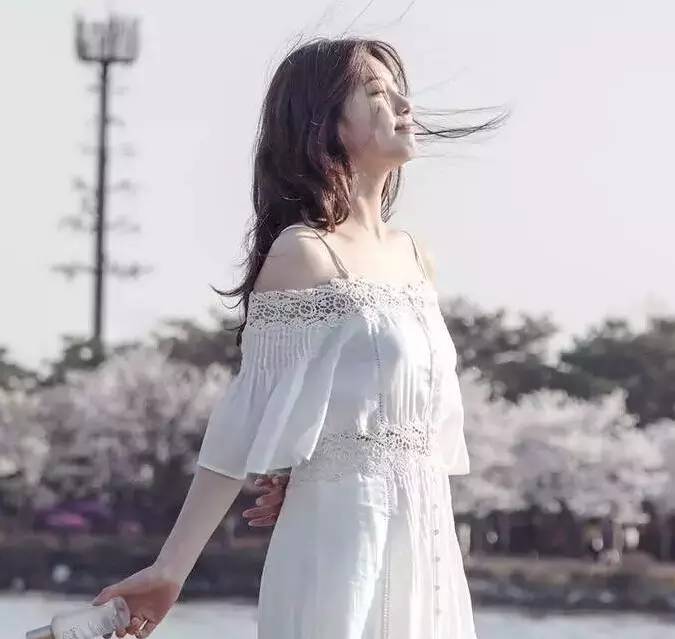 x宝明星同款好看吗,凯特王妃同款粉色包包