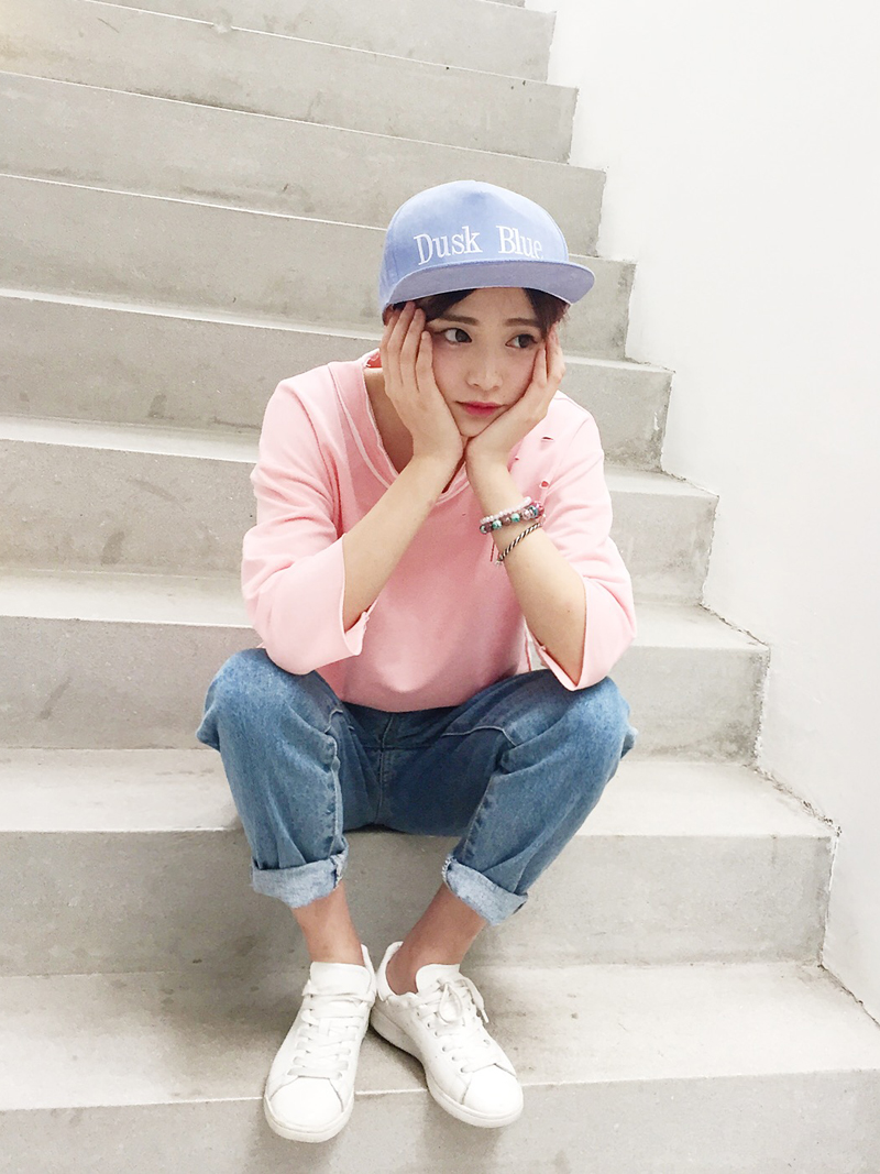 浅灰色怎么搭配,九月搭配衣服