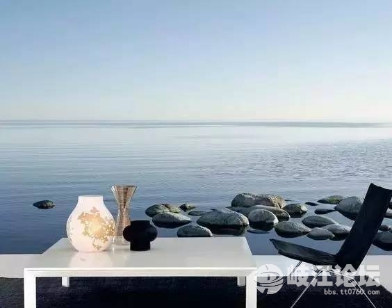 嫌白墙单调,家里墙壁太单调就试试贴点墙纸