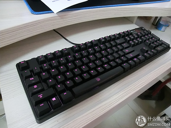 国产轴请继续努力!曜越TteSPORTS波塞冬ZRGB背光机械键盘评测
