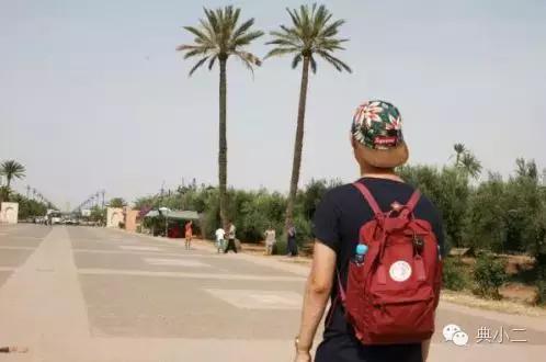 时髦双肩包大容量单肩双肩两用,轻便可爱双肩包