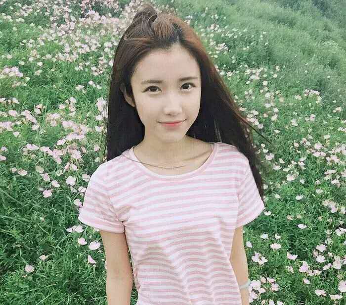 额头宽发际线高真的不好看吗,额头太秃了发际线高