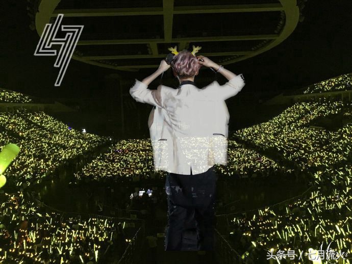 鹿晗采访细节暴露家的地方,鹿晗谈父母是干什么的