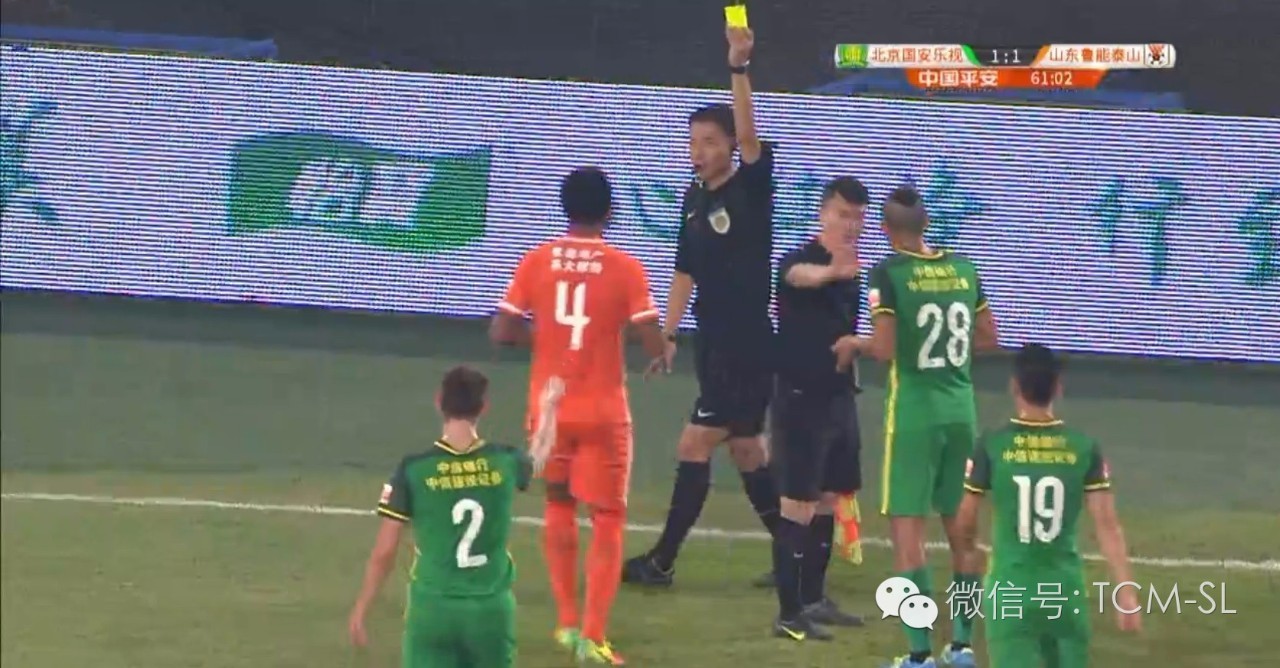 主裁判怎么和球员沟通,球员冲突裁判为什么不会阻止