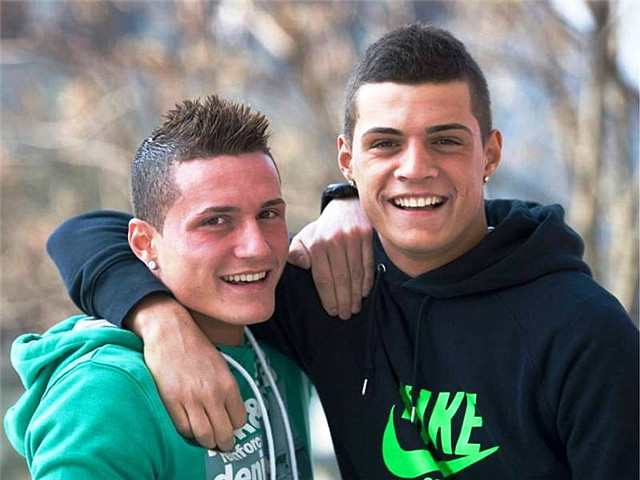 绿茵联赛终极对决,绿茵场的经典对决