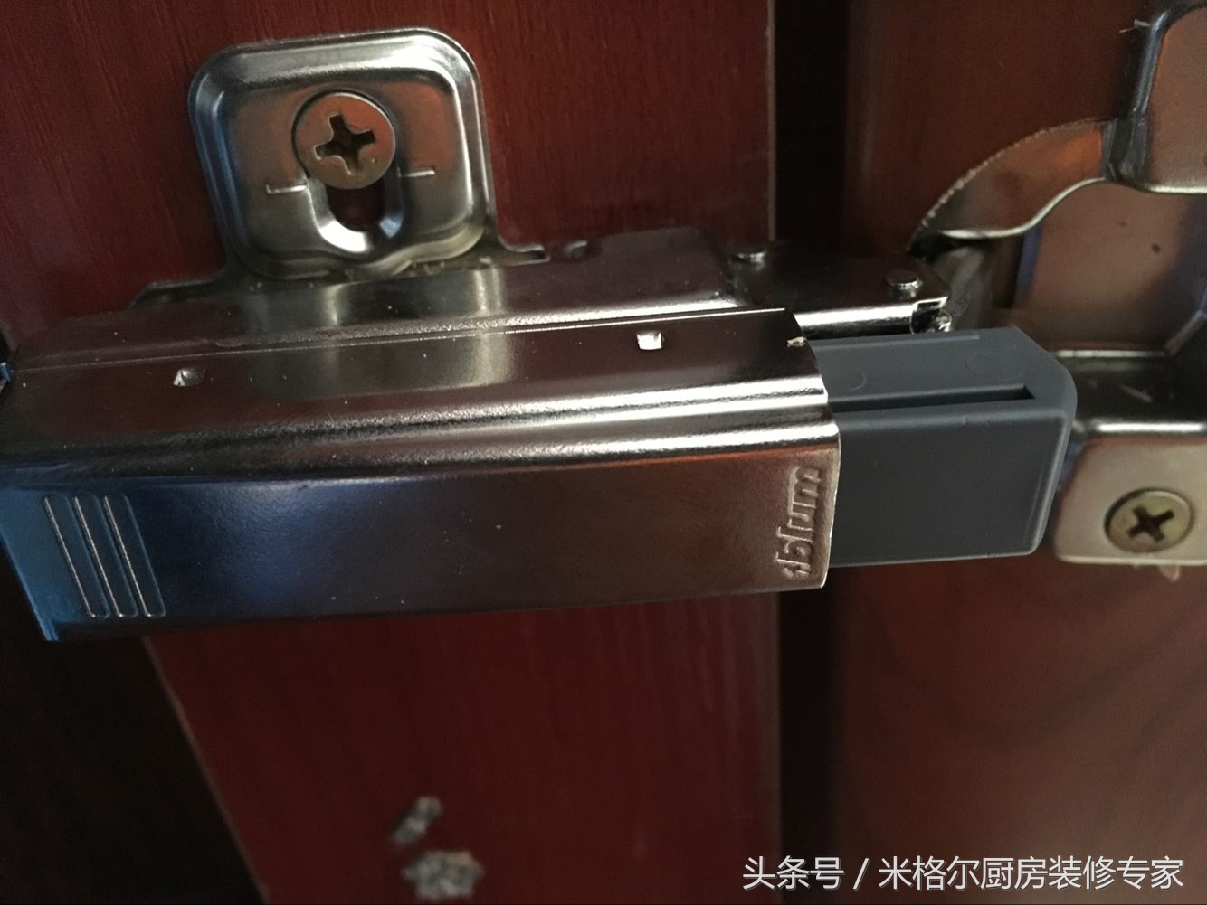 橱柜合页品牌大全,橱柜合页调整方法图解