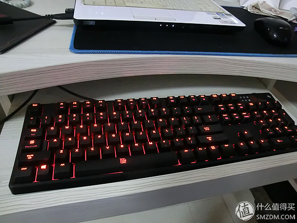 国产轴请继续努力!曜越TteSPORTS波塞冬ZRGB背光机械键盘评测