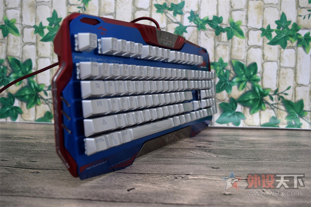 烧友拆解美队也逃不出我的魔掌宜博美队版拆解