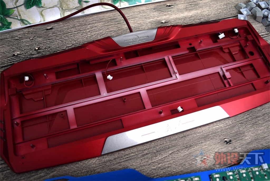 烧友拆解美队也逃不出我的魔掌宜博美队版拆解