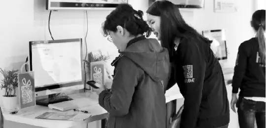 涓浗缁忔祹骞翠細2017,2015涓浗缁忔祹骞翠細