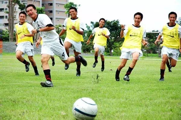 想走出“国足阴影”？这群热血燃梦的足球小将能帮你