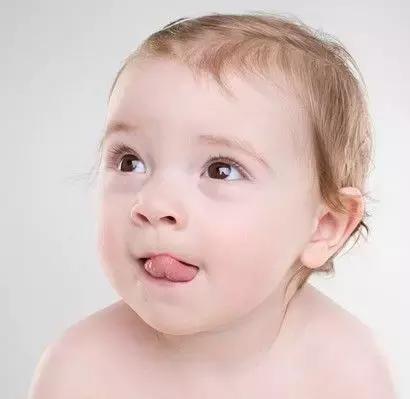 前牙有缝有什么说法吗,前牙有洞怎么补救