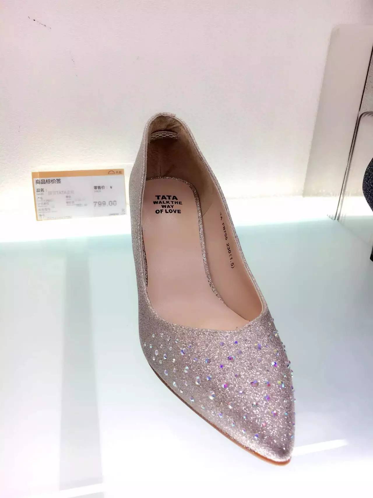 高跟鞋怎么穿不累脚不磨脚,好看不累脚的高跟鞋高端