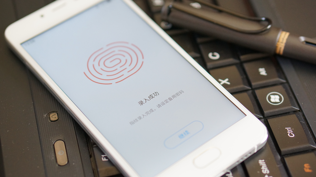 魅蓝手机u10,魅蓝u10白色