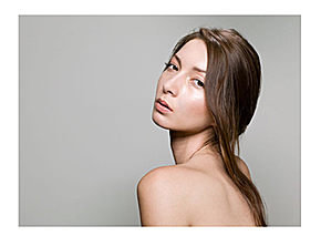 彻底解决脸上痘痘的方法,脸上有痘痘有什么产品才能搞定