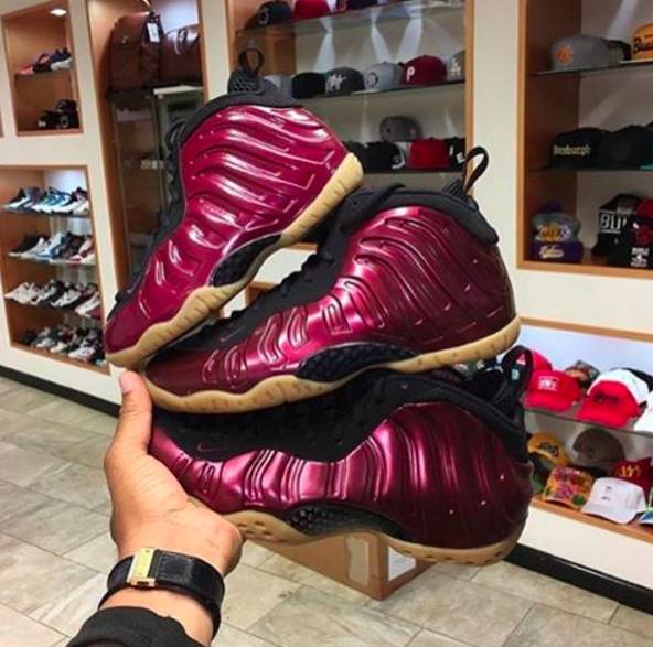 750预售价破万心很累！全黑ub只要1k5，你为它省的钱还留着吗？