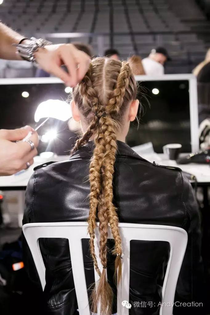 2019秋冬秀场妆容,巴黎时装周的妆容衣服特点