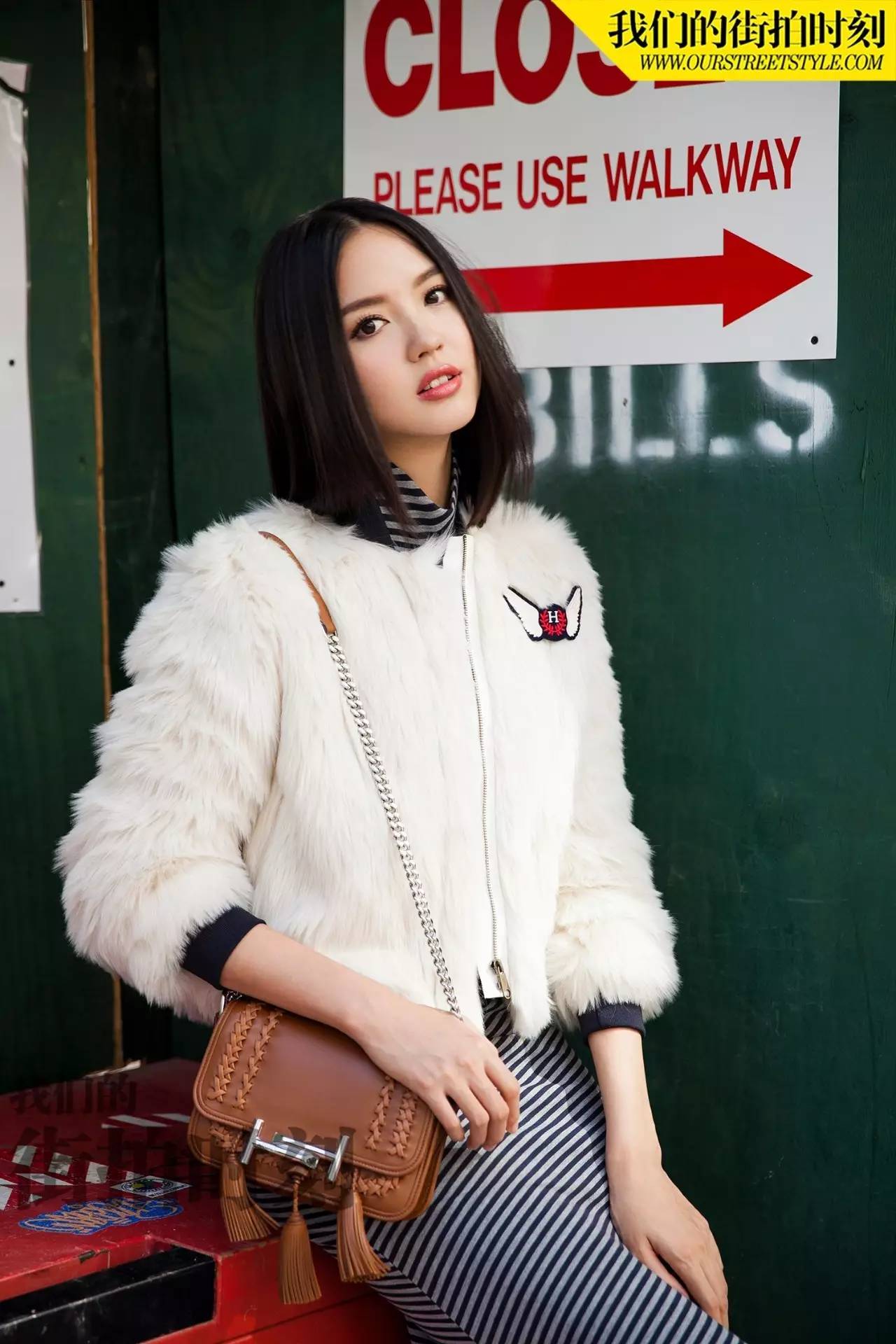 街拍时尚大方显年轻气息,王珞丹街拍