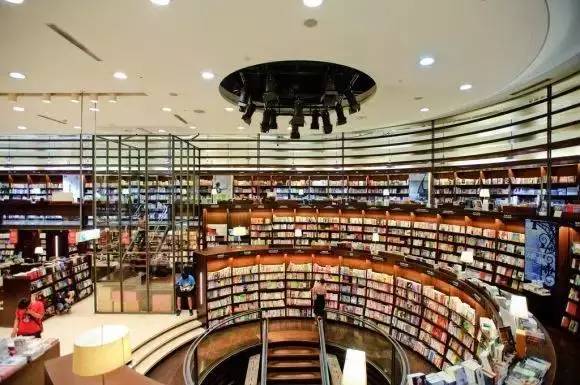 确认,香港不再是买买买的天堂...